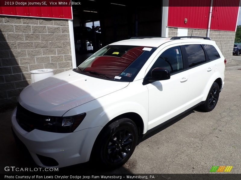 Vice White / Black 2019 Dodge Journey SE