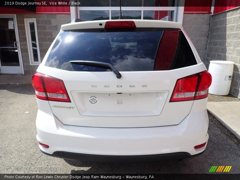 Vice White / Black 2019 Dodge Journey SE