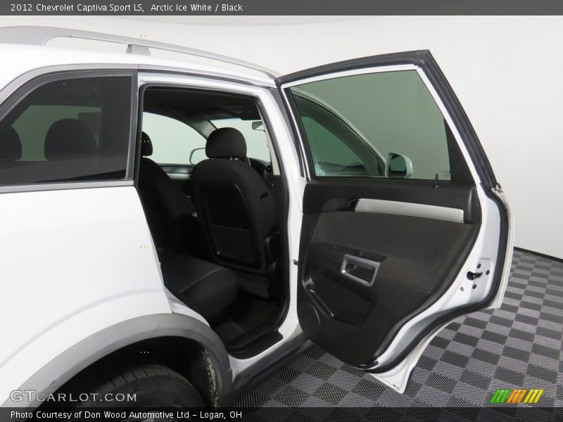 Arctic Ice White / Black 2012 Chevrolet Captiva Sport LS