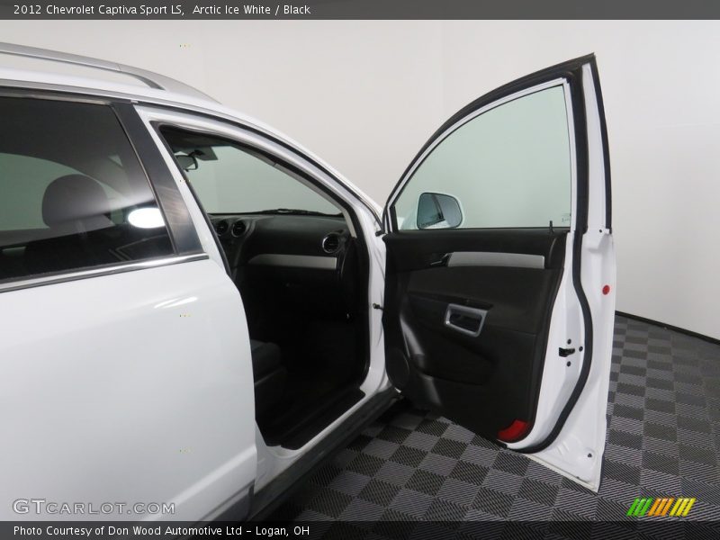 Arctic Ice White / Black 2012 Chevrolet Captiva Sport LS
