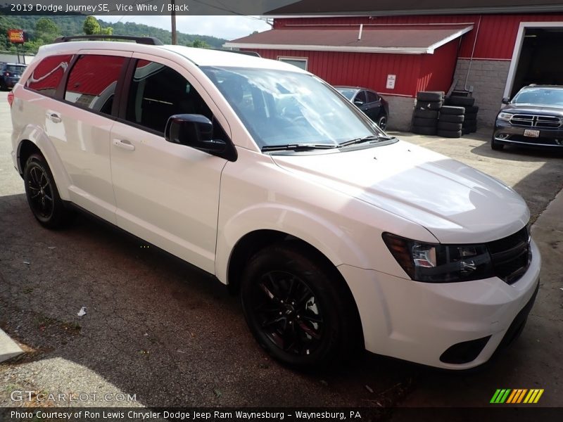 Vice White / Black 2019 Dodge Journey SE