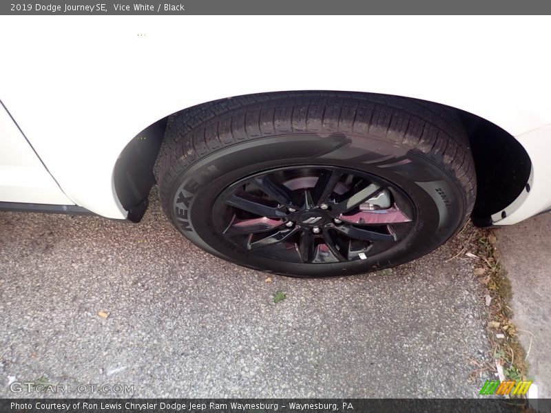 Vice White / Black 2019 Dodge Journey SE