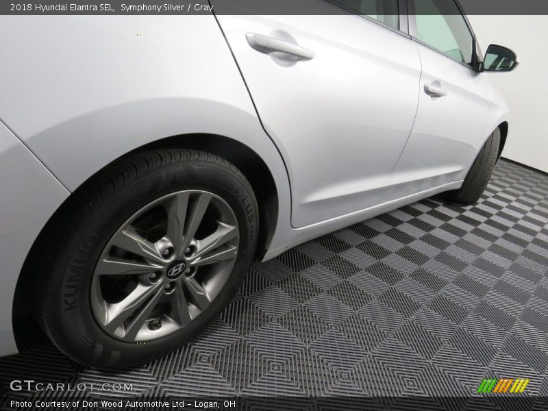 Symphony Silver / Gray 2018 Hyundai Elantra SEL