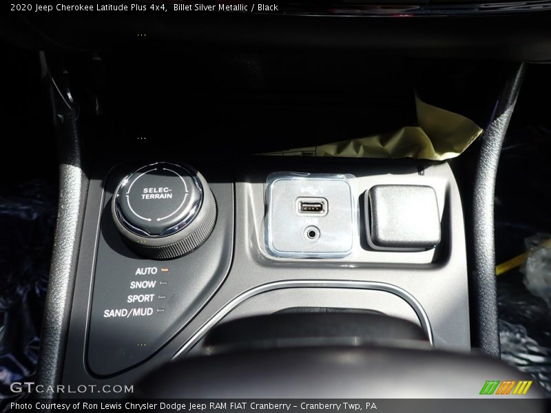 Billet Silver Metallic / Black 2020 Jeep Cherokee Latitude Plus 4x4