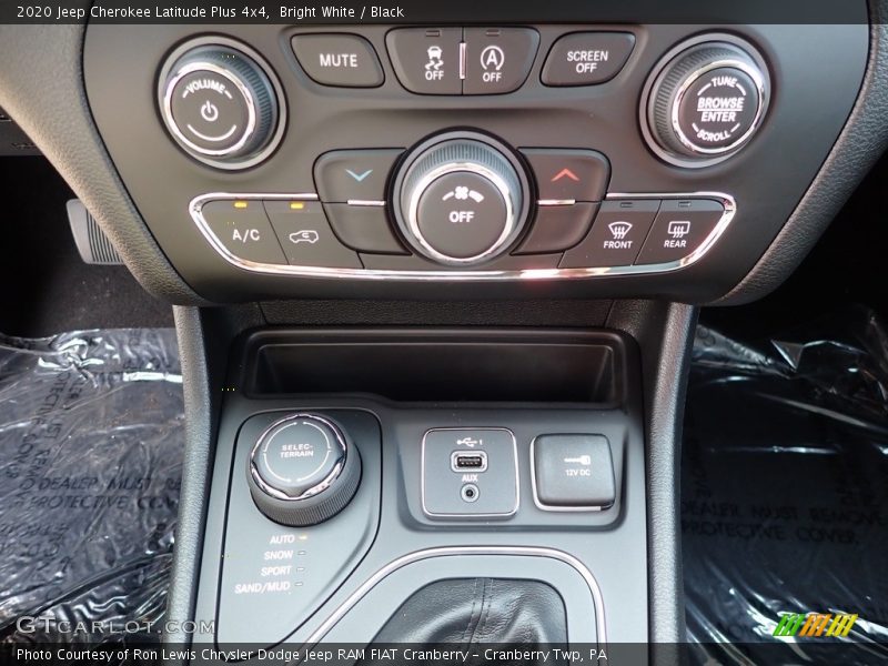 Bright White / Black 2020 Jeep Cherokee Latitude Plus 4x4