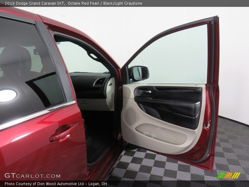 Octane Red Pearl / Black/Light Graystone 2019 Dodge Grand Caravan SXT