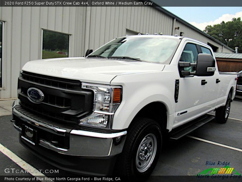 Oxford White / Medium Earth Gray 2020 Ford F250 Super Duty STX Crew Cab 4x4