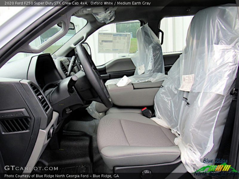 Oxford White / Medium Earth Gray 2020 Ford F250 Super Duty STX Crew Cab 4x4