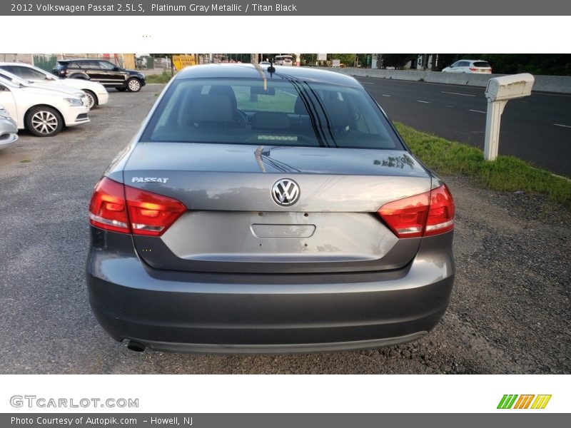 Platinum Gray Metallic / Titan Black 2012 Volkswagen Passat 2.5L S