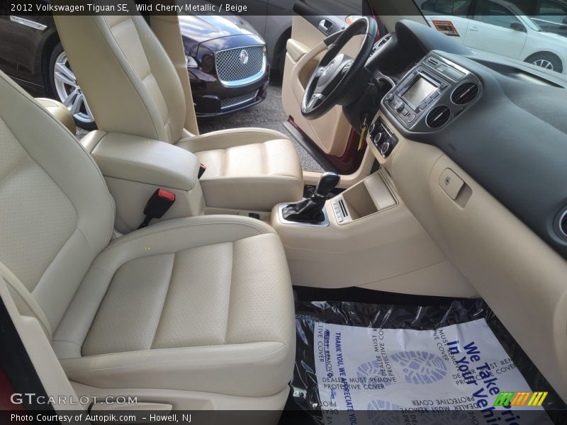 Wild Cherry Metallic / Beige 2012 Volkswagen Tiguan SE