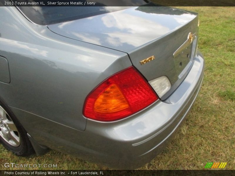 Silver Spruce Metallic / Ivory 2001 Toyota Avalon XL