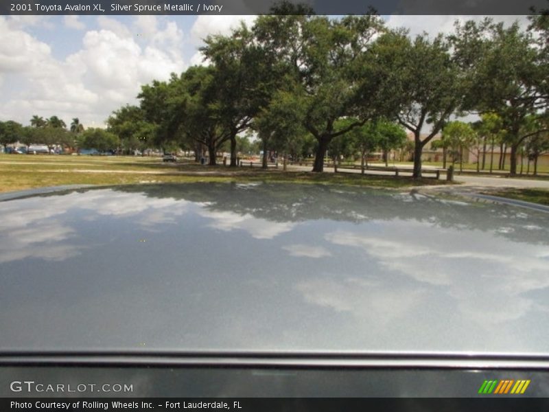 Silver Spruce Metallic / Ivory 2001 Toyota Avalon XL