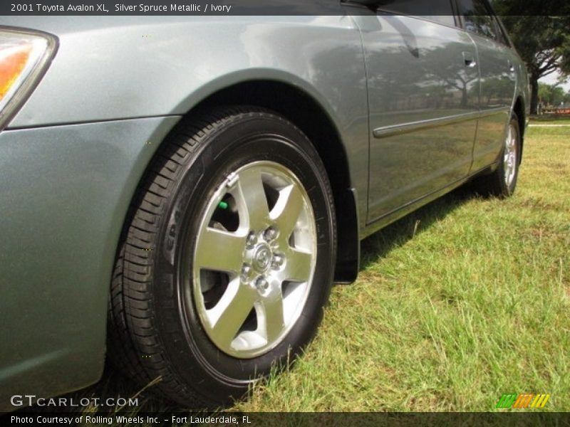 Silver Spruce Metallic / Ivory 2001 Toyota Avalon XL