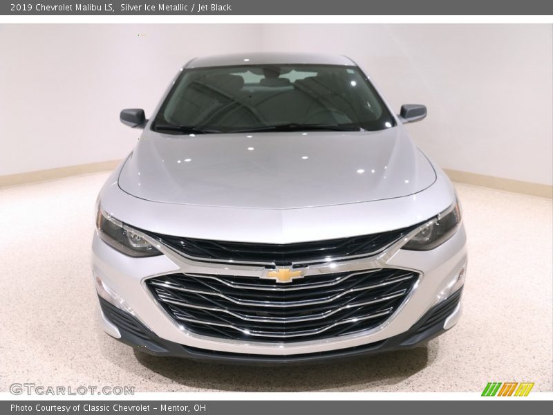 Silver Ice Metallic / Jet Black 2019 Chevrolet Malibu LS