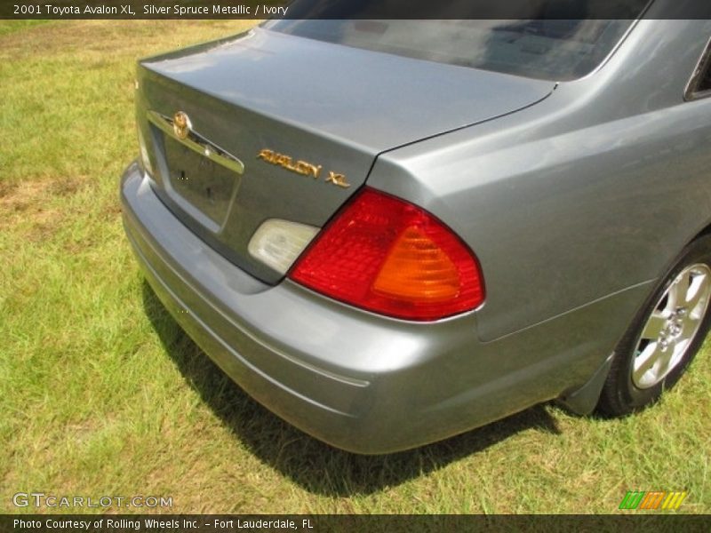 Silver Spruce Metallic / Ivory 2001 Toyota Avalon XL