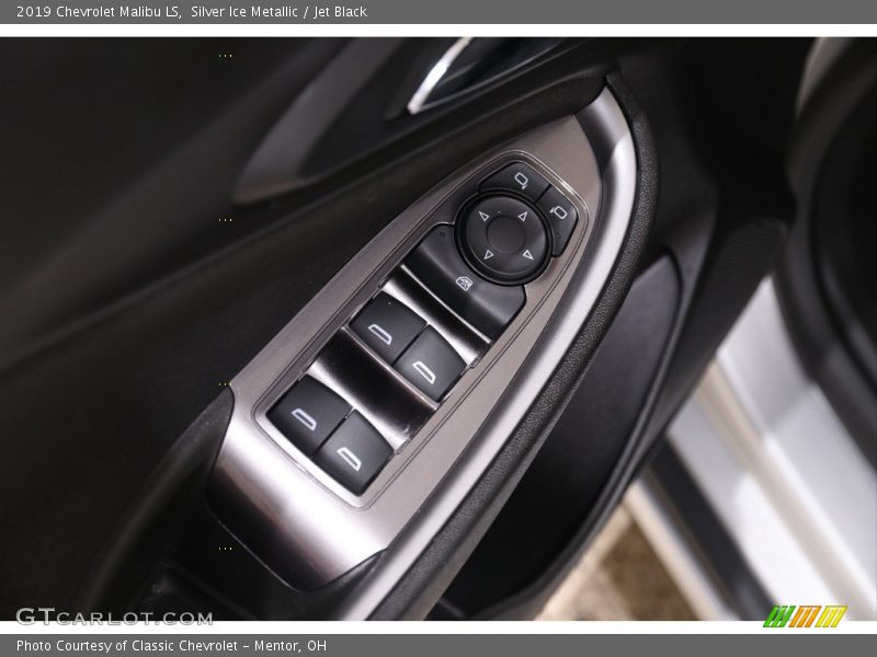 Silver Ice Metallic / Jet Black 2019 Chevrolet Malibu LS