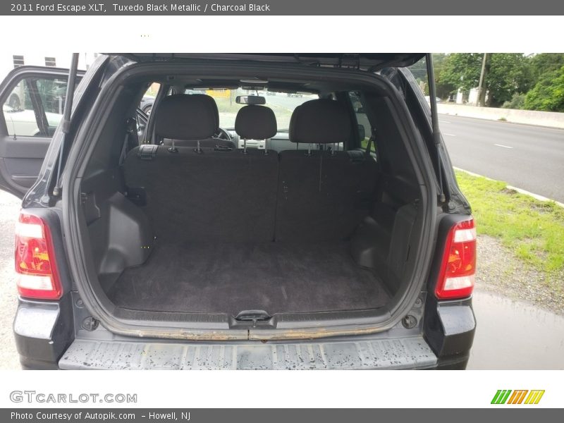 Tuxedo Black Metallic / Charcoal Black 2011 Ford Escape XLT