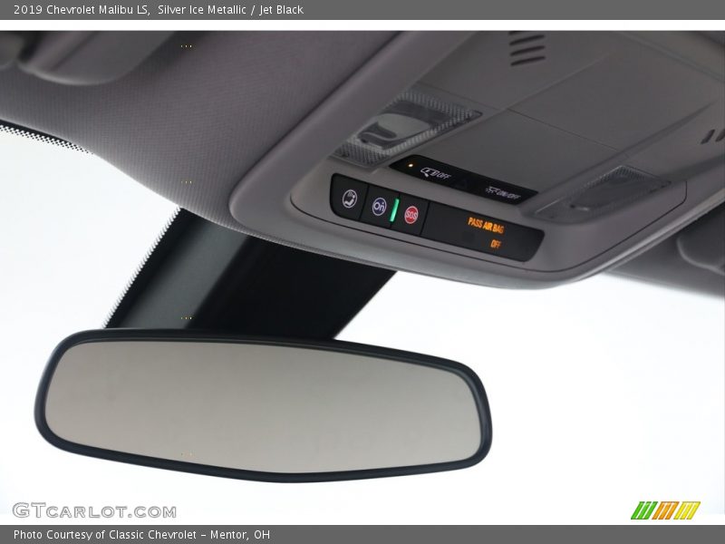 Silver Ice Metallic / Jet Black 2019 Chevrolet Malibu LS
