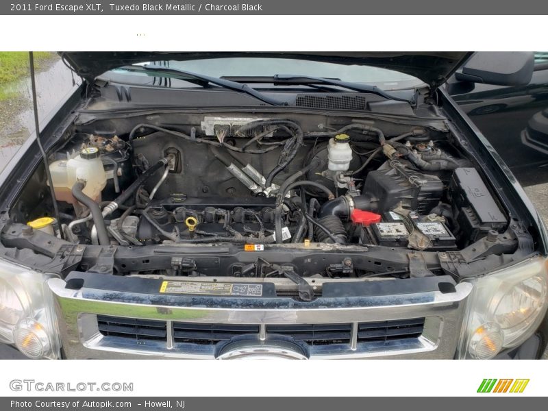 Tuxedo Black Metallic / Charcoal Black 2011 Ford Escape XLT
