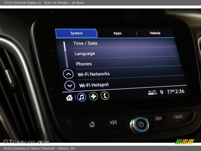 Silver Ice Metallic / Jet Black 2019 Chevrolet Malibu LS