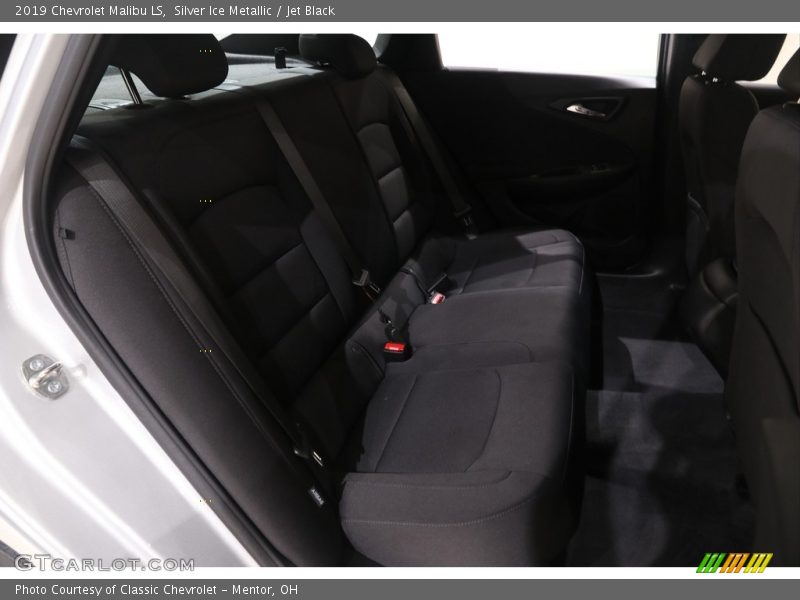 Silver Ice Metallic / Jet Black 2019 Chevrolet Malibu LS