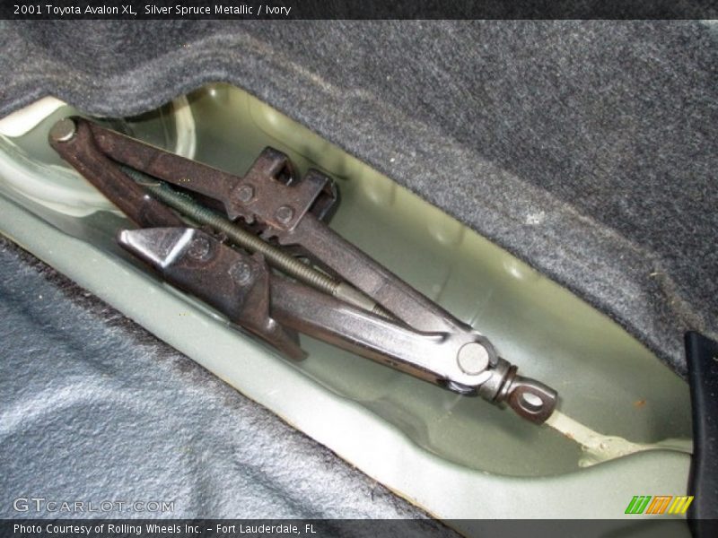 Silver Spruce Metallic / Ivory 2001 Toyota Avalon XL