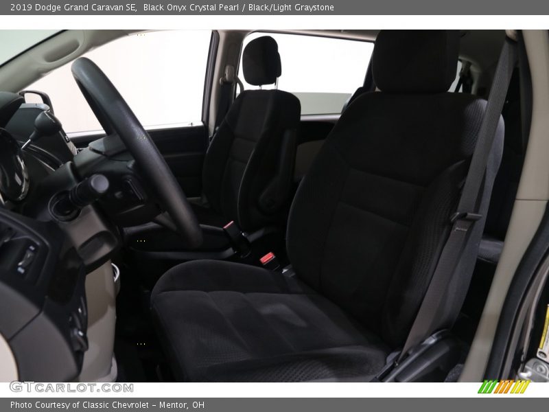 Black Onyx Crystal Pearl / Black/Light Graystone 2019 Dodge Grand Caravan SE