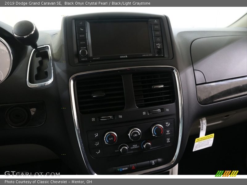Black Onyx Crystal Pearl / Black/Light Graystone 2019 Dodge Grand Caravan SE