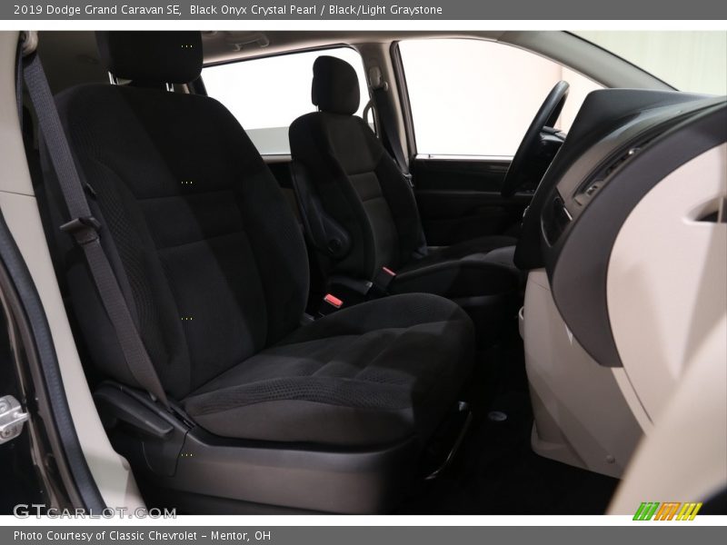 Black Onyx Crystal Pearl / Black/Light Graystone 2019 Dodge Grand Caravan SE