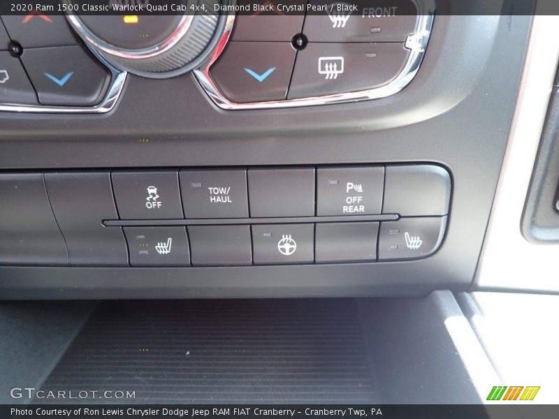 Diamond Black Crystal Pearl / Black 2020 Ram 1500 Classic Warlock Quad Cab 4x4