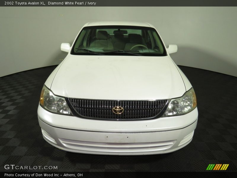 Diamond White Pearl / Ivory 2002 Toyota Avalon XL