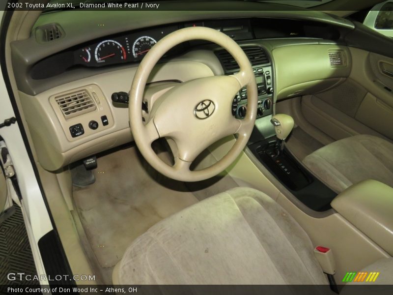 Diamond White Pearl / Ivory 2002 Toyota Avalon XL
