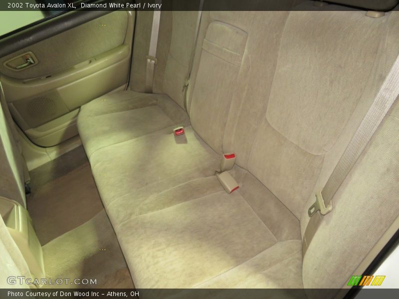 Diamond White Pearl / Ivory 2002 Toyota Avalon XL