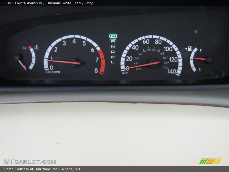 Diamond White Pearl / Ivory 2002 Toyota Avalon XL