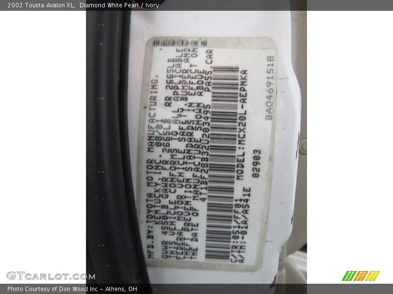 Diamond White Pearl / Ivory 2002 Toyota Avalon XL