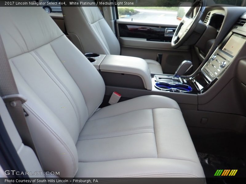 Front Seat of 2017 Navigator Select 4x4