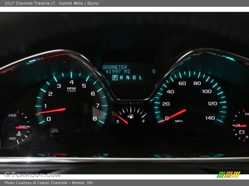 Summit White / Ebony 2017 Chevrolet Traverse LT