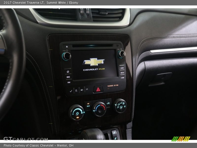 Summit White / Ebony 2017 Chevrolet Traverse LT