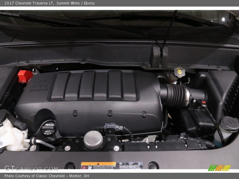 Summit White / Ebony 2017 Chevrolet Traverse LT
