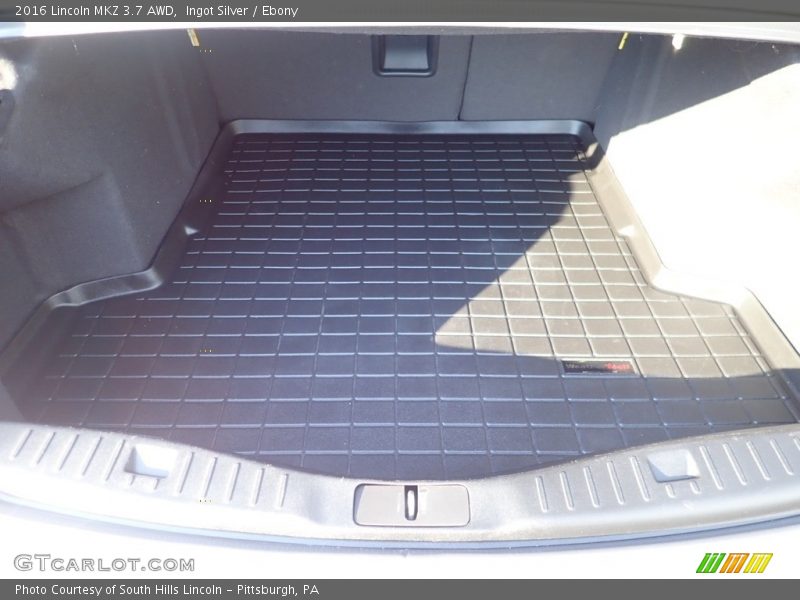 2016 MKZ 3.7 AWD Trunk