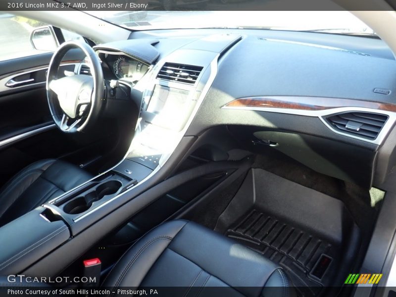 Dashboard of 2016 MKZ 3.7 AWD