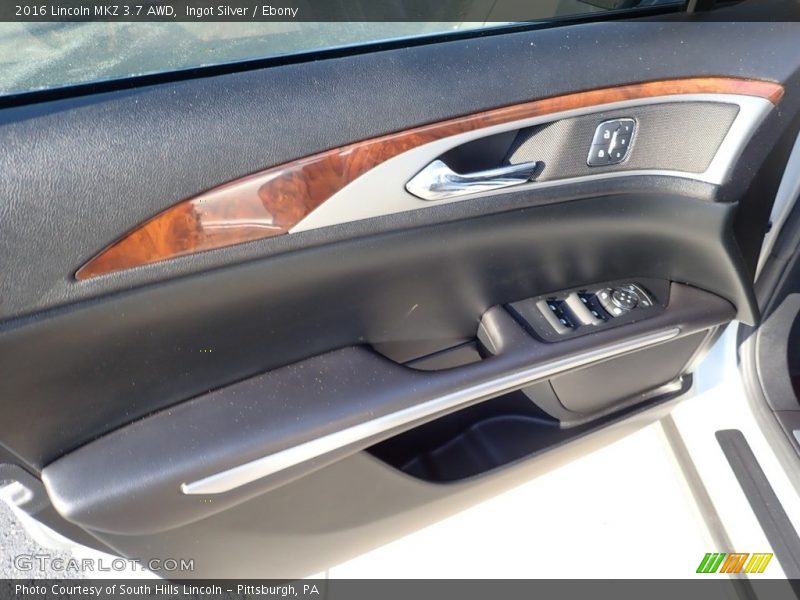 Door Panel of 2016 MKZ 3.7 AWD