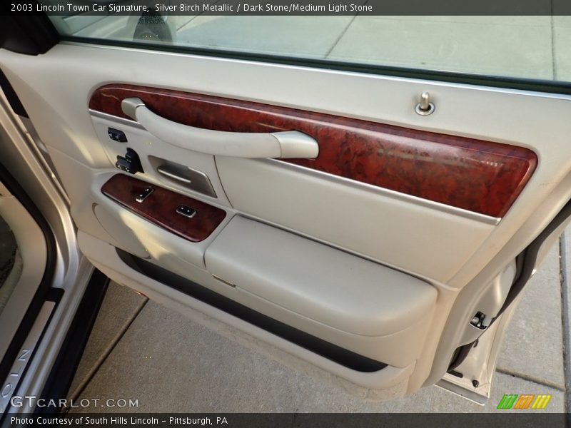 Silver Birch Metallic / Dark Stone/Medium Light Stone 2003 Lincoln Town Car Signature