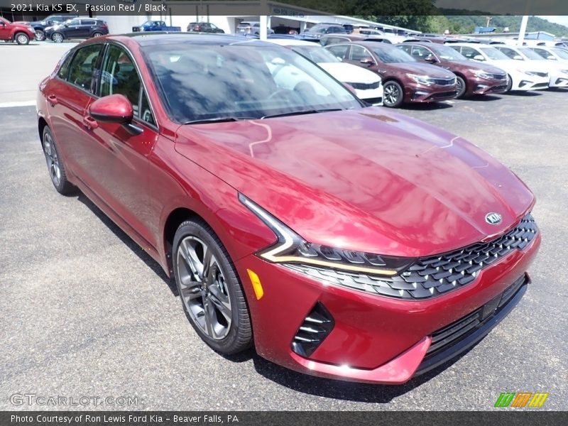 Front 3/4 View of 2021 K5 EX