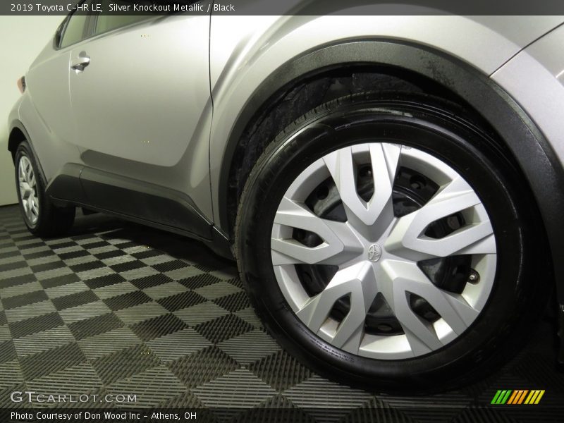 Silver Knockout Metallic / Black 2019 Toyota C-HR LE