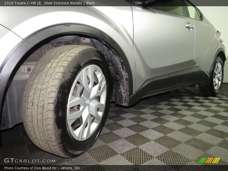 Silver Knockout Metallic / Black 2019 Toyota C-HR LE