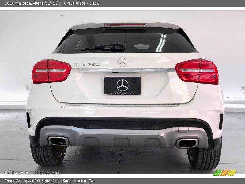 Cirrus White / Black 2016 Mercedes-Benz GLA 250