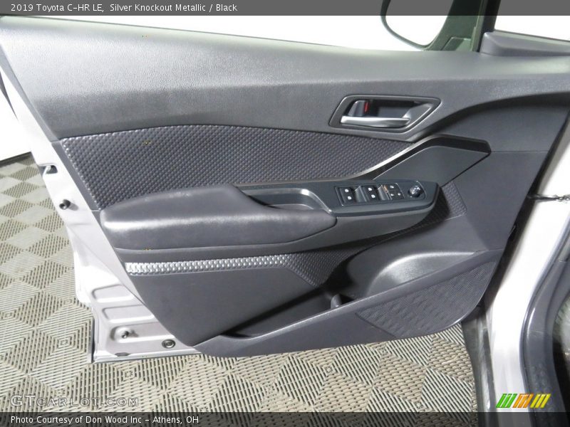 Silver Knockout Metallic / Black 2019 Toyota C-HR LE