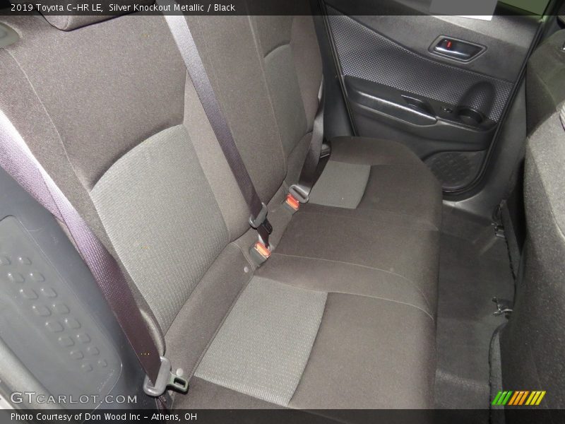 Silver Knockout Metallic / Black 2019 Toyota C-HR LE