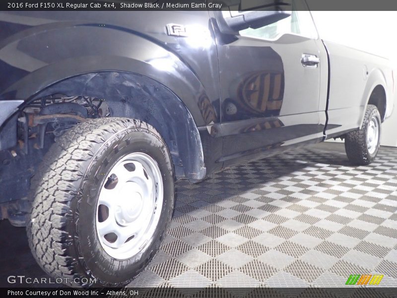 Shadow Black / Medium Earth Gray 2016 Ford F150 XL Regular Cab 4x4